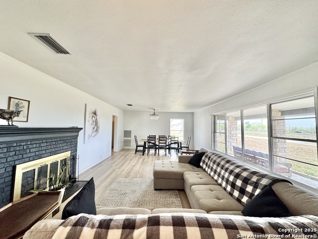 Listing photo id 2 for 82 Bowman Ln