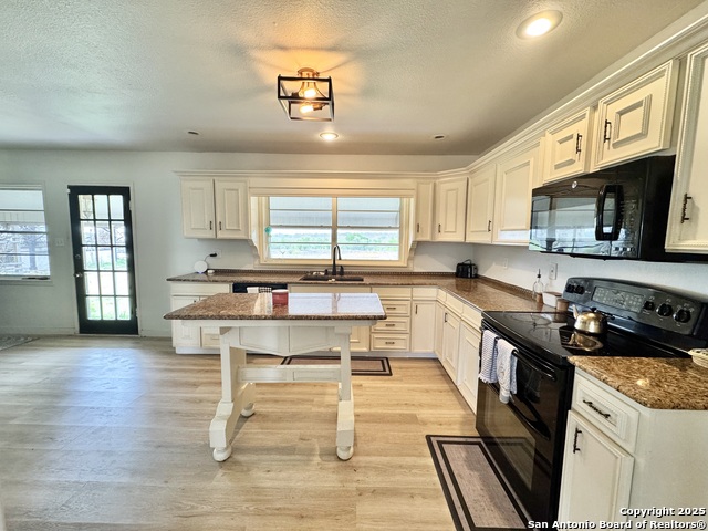 Listing photo id 5 for 82 Bowman Ln