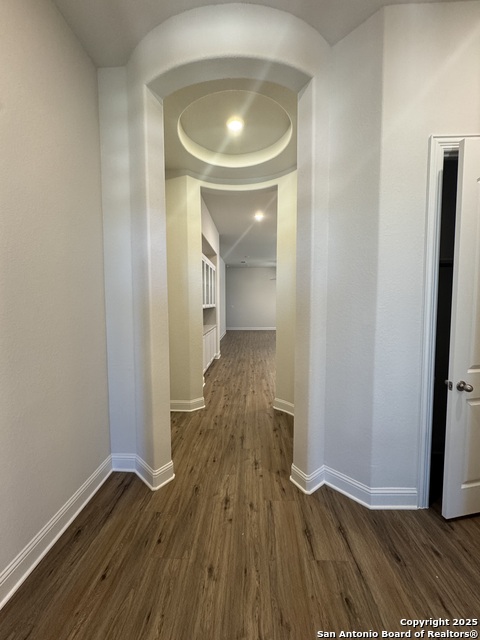 Listing photo id 1 for 737 Groudsel
