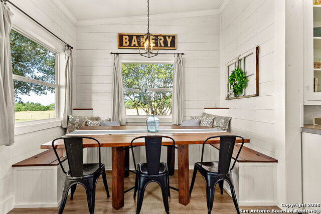 Listing photo id 16 for 6673 Center Point