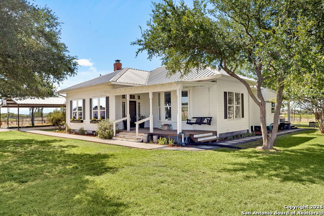 Listing photo id 0 for 6673 Center Point