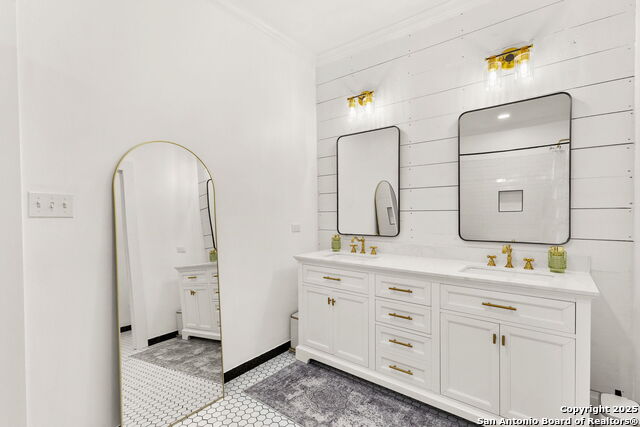 Listing photo id 22 for 6673 Center Point