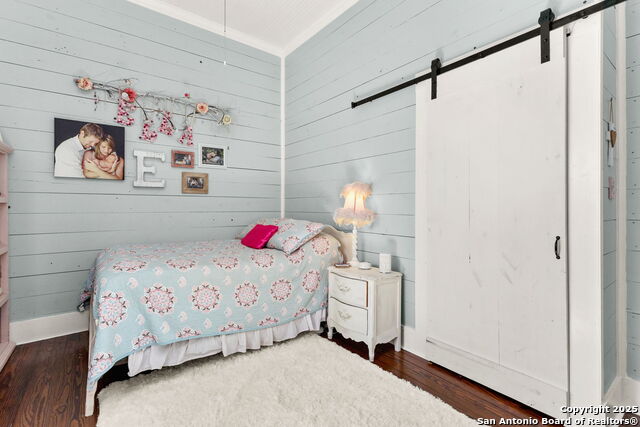 Listing photo id 26 for 6673 Center Point