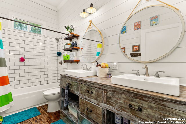 Listing photo id 27 for 6673 Center Point