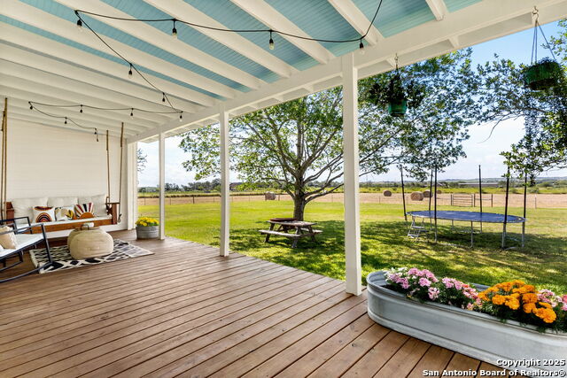 Listing photo id 30 for 6673 Center Point