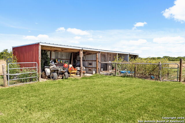 Listing photo id 35 for 6673 Center Point