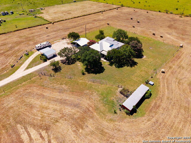 Listing photo id 38 for 6673 Center Point