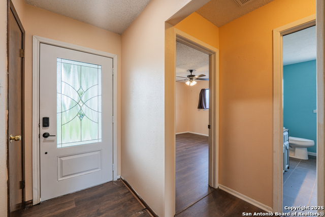 Image 11 of 33 For 1002 River Oak  Main House