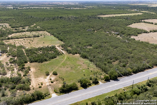Listing photo id 19 for 19217 Applewhite