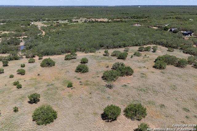 Listing photo id 36 for 19217 Applewhite
