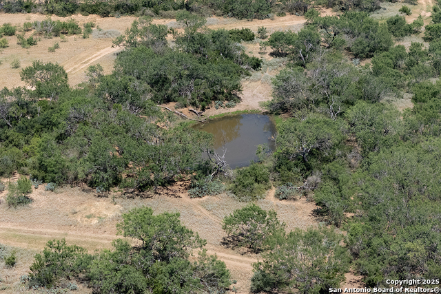 Listing photo id 37 for 19217 Applewhite