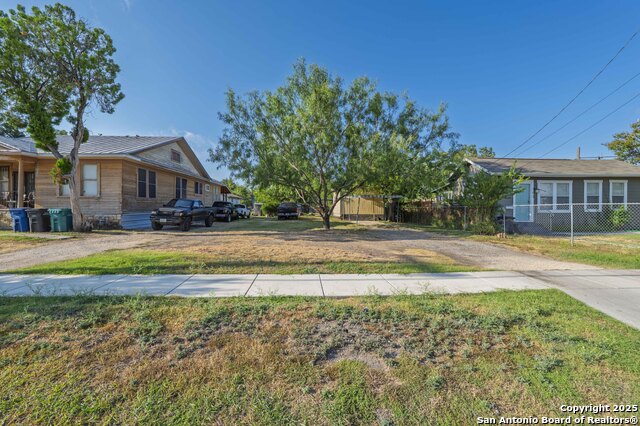 Image 2 of 9 For 706 Delaware