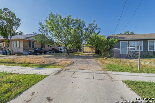 Image 3 of 9 For 706 Delaware