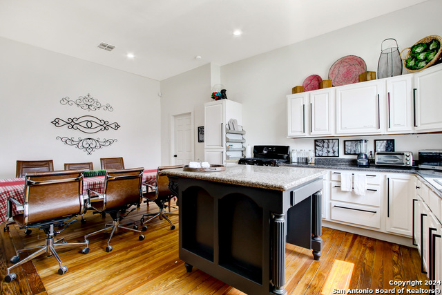 Listing photo id 20 for 120 Shadrach St