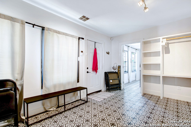 Listing photo id 33 for 120 Shadrach St