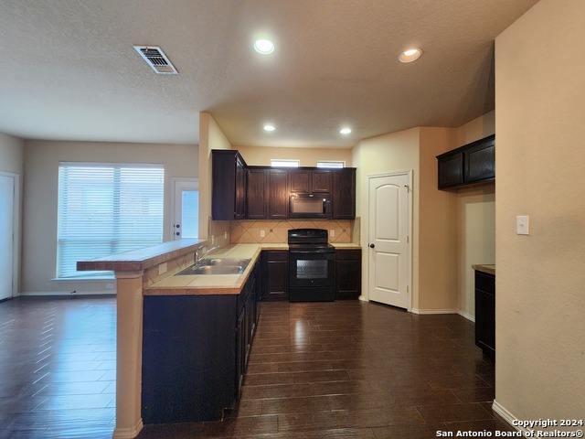 Image 7 of 26 For 294 Rosalie Dr