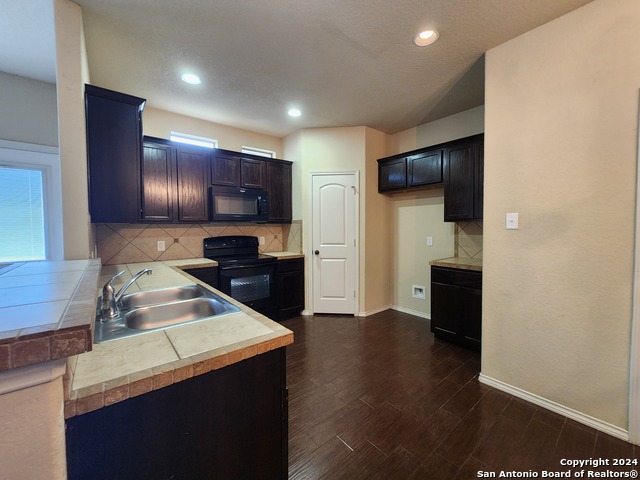 Image 8 of 26 For 294 Rosalie Dr