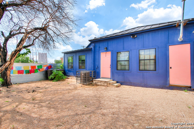 Image 11 of 39 For 120 Shadrach St