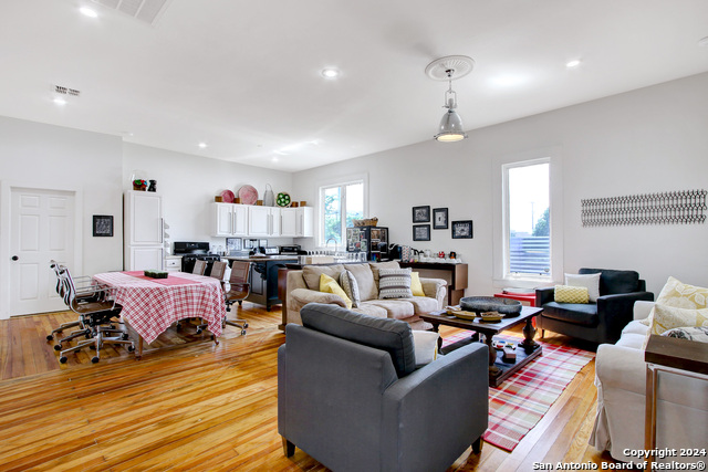 Image 18 of 39 For 120 Shadrach St