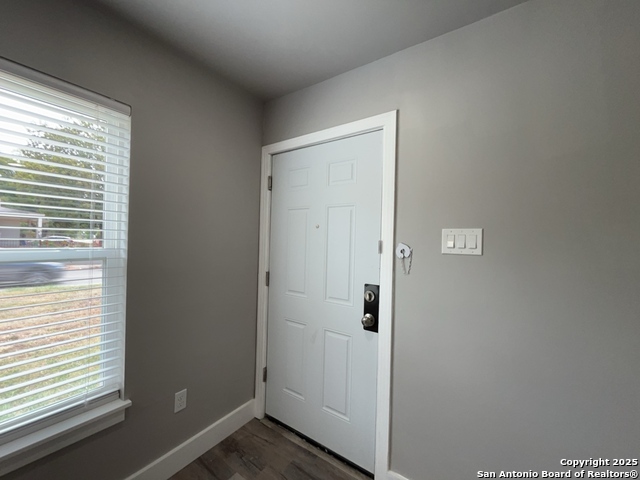 Image 20 of 25 For 1703 Mulberry Avenue W