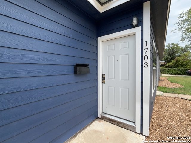 Image 23 of 25 For 1703 Mulberry Avenue W