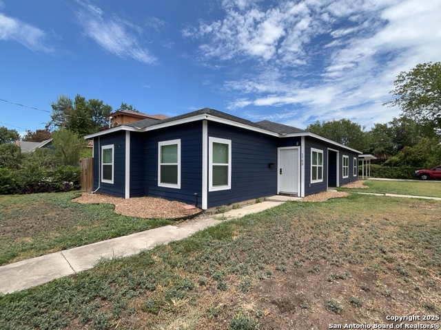 Image 24 of 25 For 1703 Mulberry Avenue W