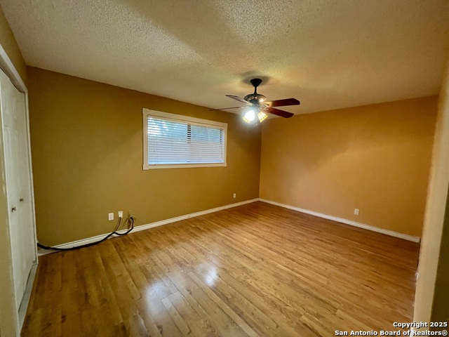 Image 22 of 41 For 12605 Moss Hollow