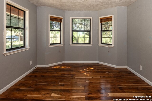 Image 19 of 29 For 11234 Hwy 187 North