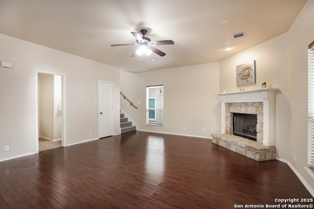 Listing photo id 13 for 10707 Axis Crossing