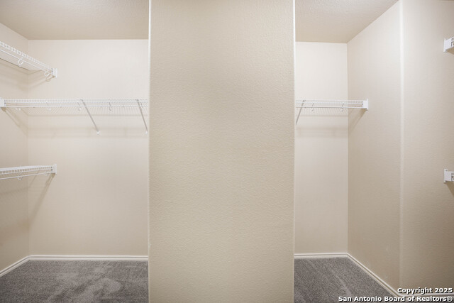 Listing photo id 27 for 10707 Axis Crossing
