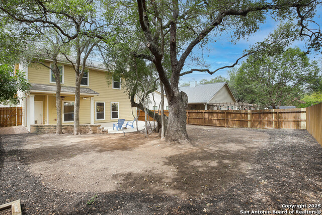 Listing photo id 31 for 10707 Axis Crossing