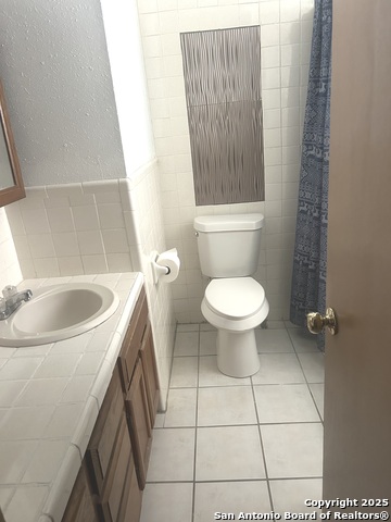 Image 12 of 13 For 1375 Alamo Beach Rd