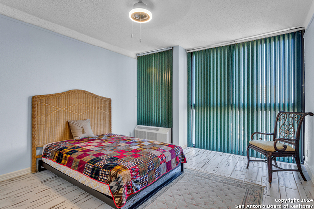 Image 23 of 24 For 7701 Wurzbach  1201