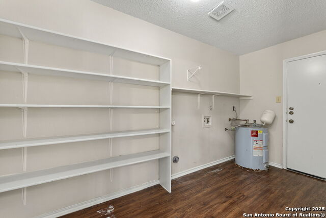 Image 17 of 29 For 8023 Chestnut Cedar