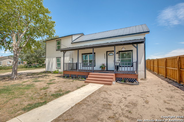 Listing photo id 0 for 525 Rossville