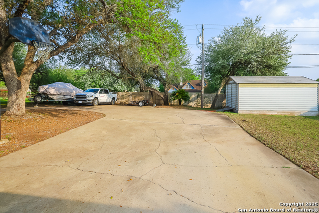 Image 15 of 51 For 4 Encino Loma