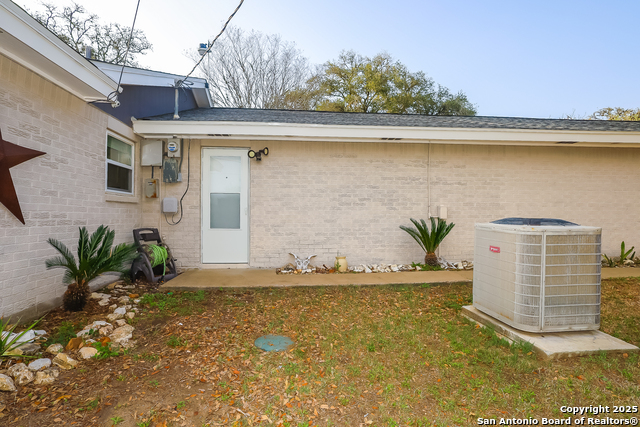 Image 17 of 51 For 4 Encino Loma