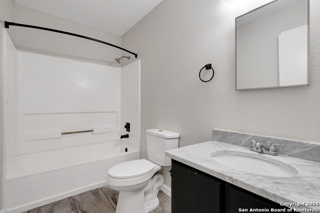 Image 20 of 25 For 4403 Sherwood Way