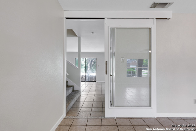 Image 4 of 25 For 4403 Sherwood Way