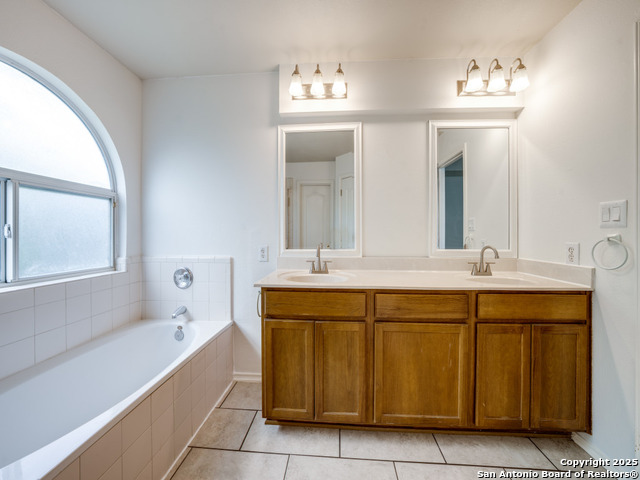 Listing photo id 14 for 11638 Wood Harbor