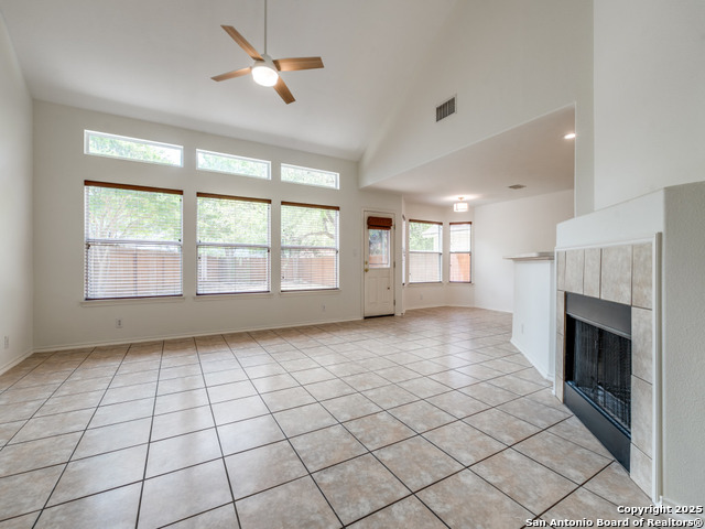 Listing photo id 3 for 11638 Wood Harbor