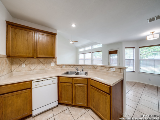 Listing photo id 6 for 11638 Wood Harbor