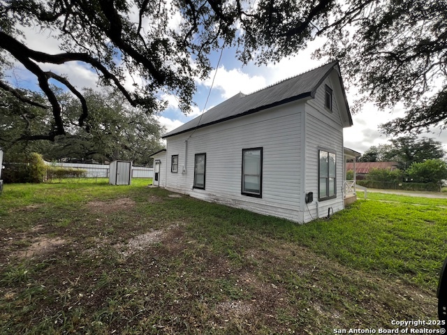 Listing photo id 16 for 308 Coker W