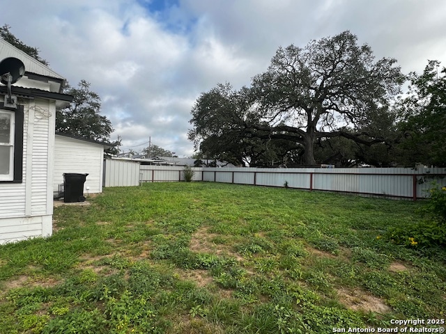 Listing photo id 1 for 308 Coker W