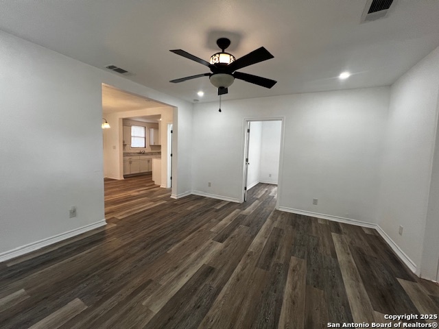 Listing photo id 2 for 308 Coker W
