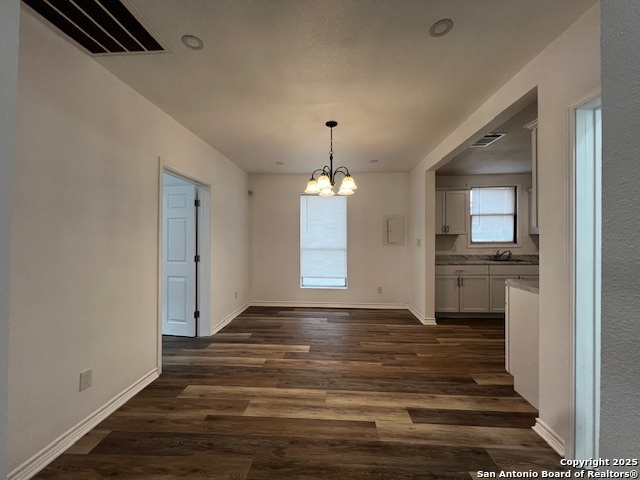Listing photo id 4 for 308 Coker W