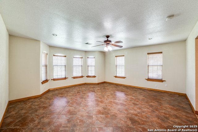 Listing photo id 11 for 205 County Road 7721