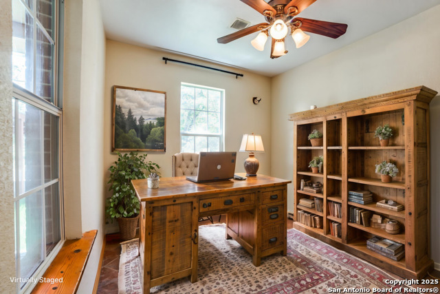 Listing photo id 13 for 205 County Road 7721