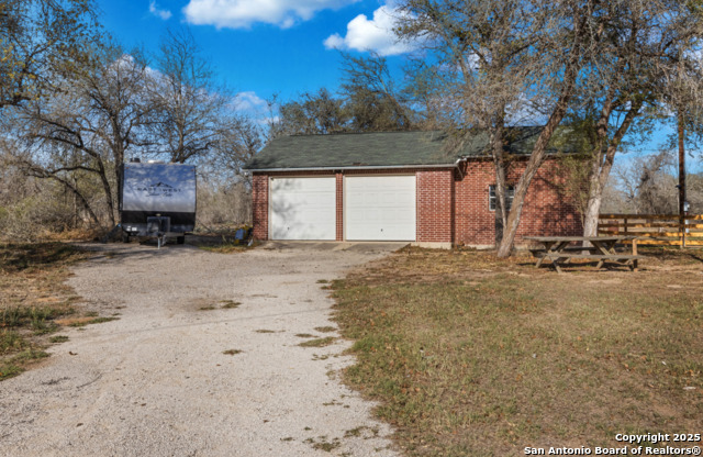 Listing photo id 29 for 205 County Road 7721