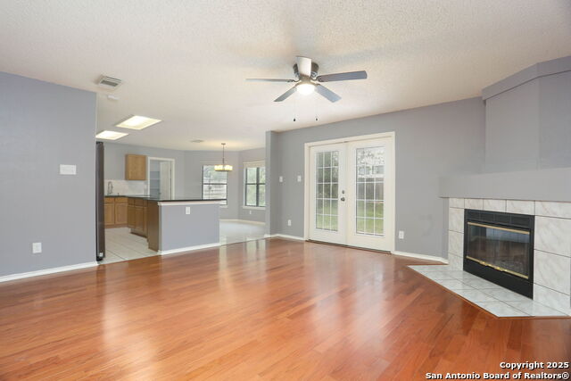 Listing photo id 2 for 2558 Ashley Oak Dr